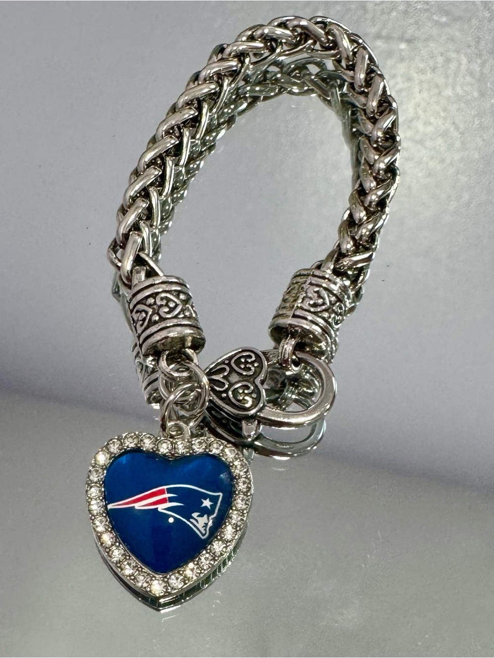 New Silver Patriots Heart Bracelet 7 inches